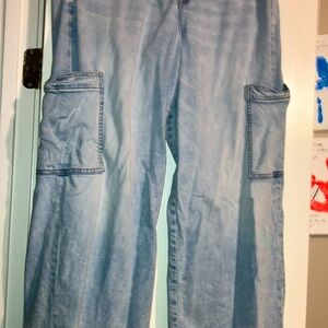 these are american eagle stretchy blue cargo jeans. they have never been worn.